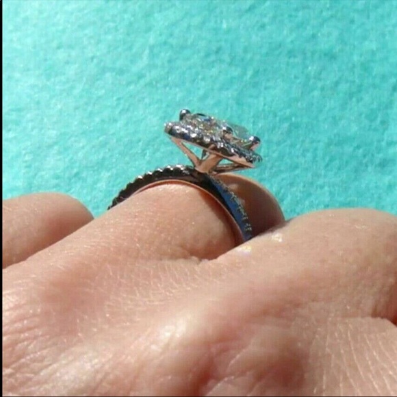 New Women’s 925 Silver Oval Cut Diamond Ring - Picture 3 of 6